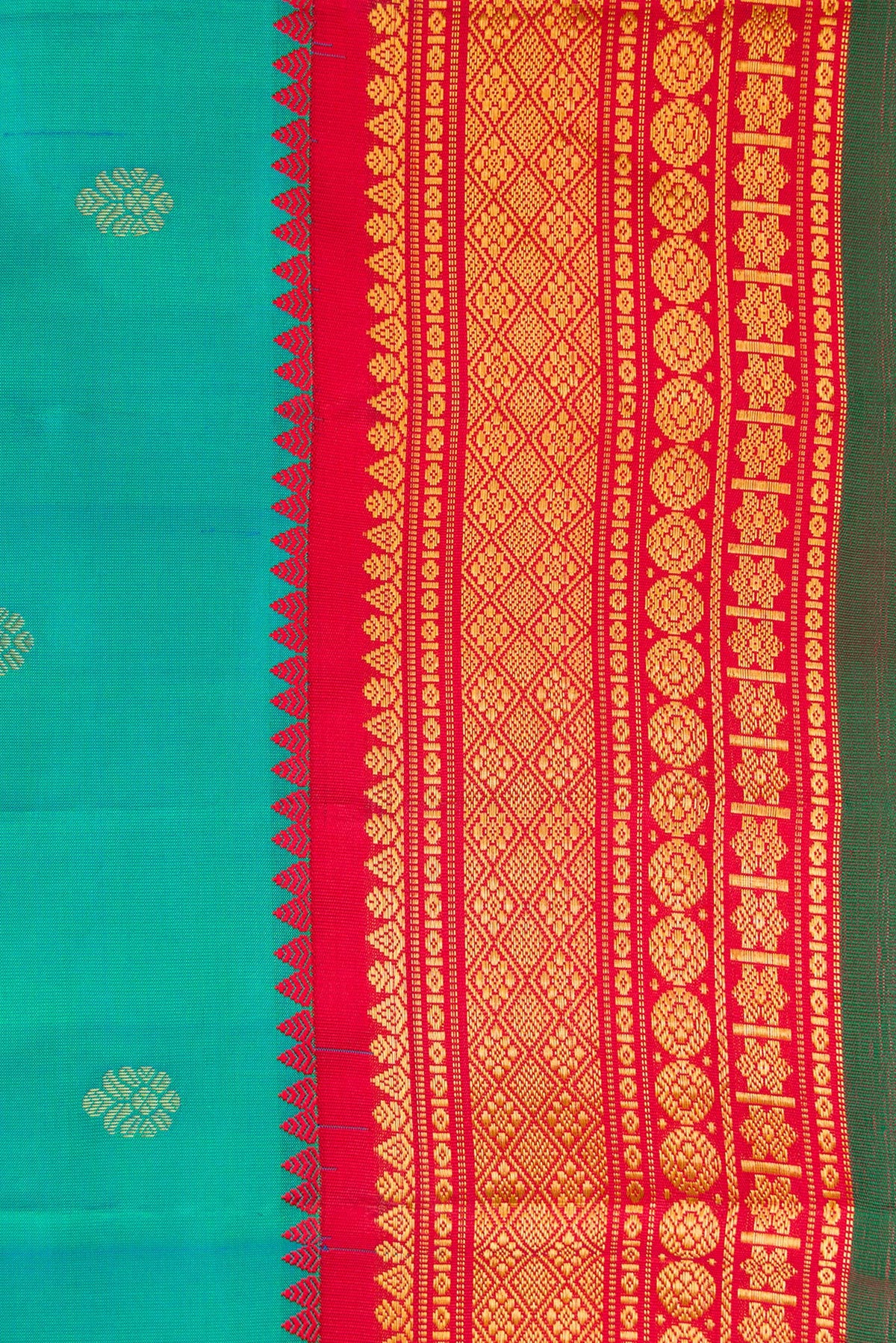 Border image of Green Dual Tone Gadwal Silk Saree with Zari Butta on the body and Zari Border. 