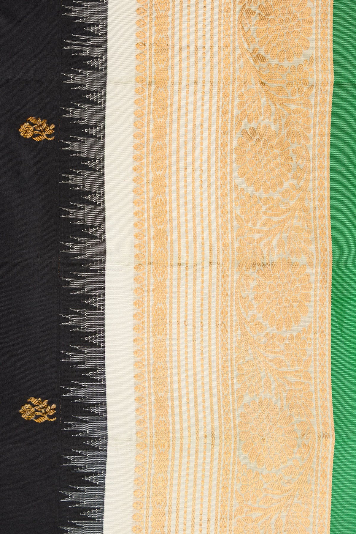 Border image of Black Dual Tone Gadwal Silk Saree with Zari Butta on the body and Zari Border. 