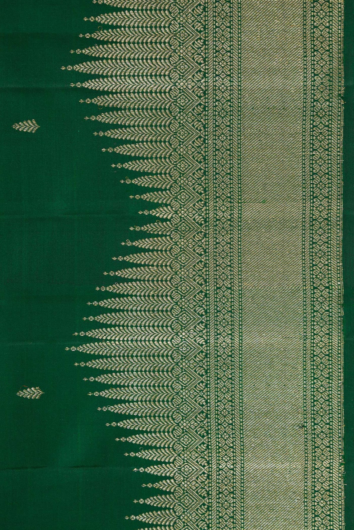 Border image of Bottle Green Dual Tone Kanjivaram Silk Saree with Zari Butta on the body and Fancy Border. 
