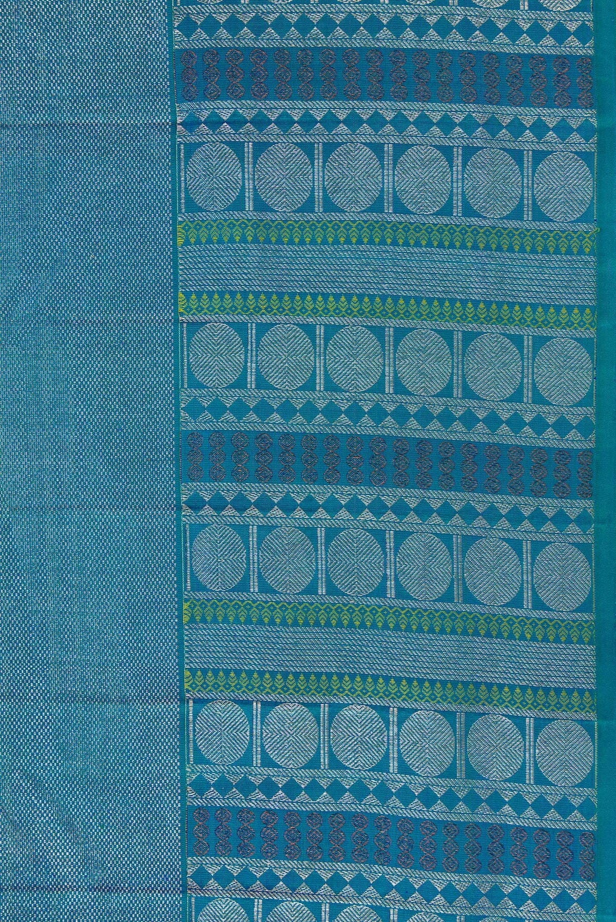 Border image of Peacock Blue Dual Tone Kanchipuram Silk Saree with Zari Brocade on the body and Fancy Border. 