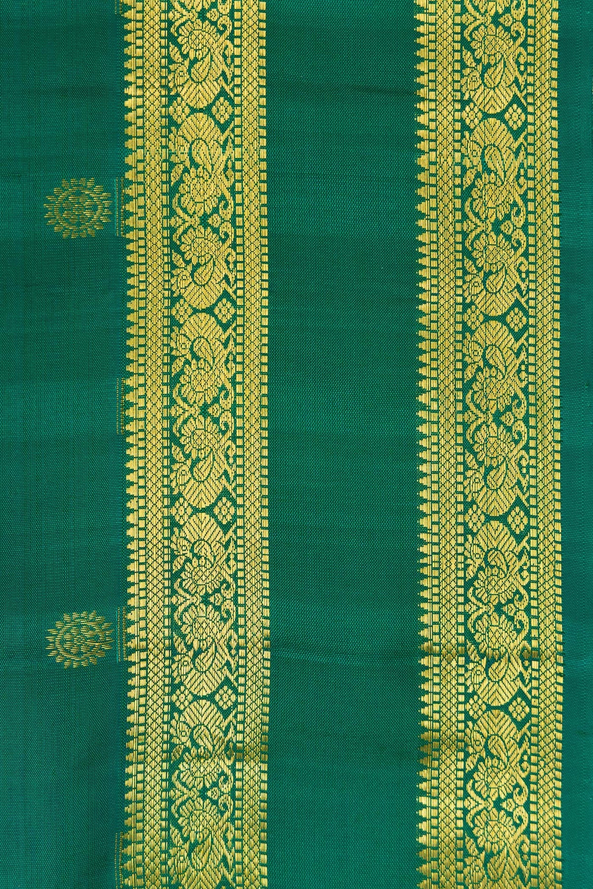 Border image of Green Dual Tone Kanjivaram Silk Saree with Zari Butta on the body and Zari Border. 