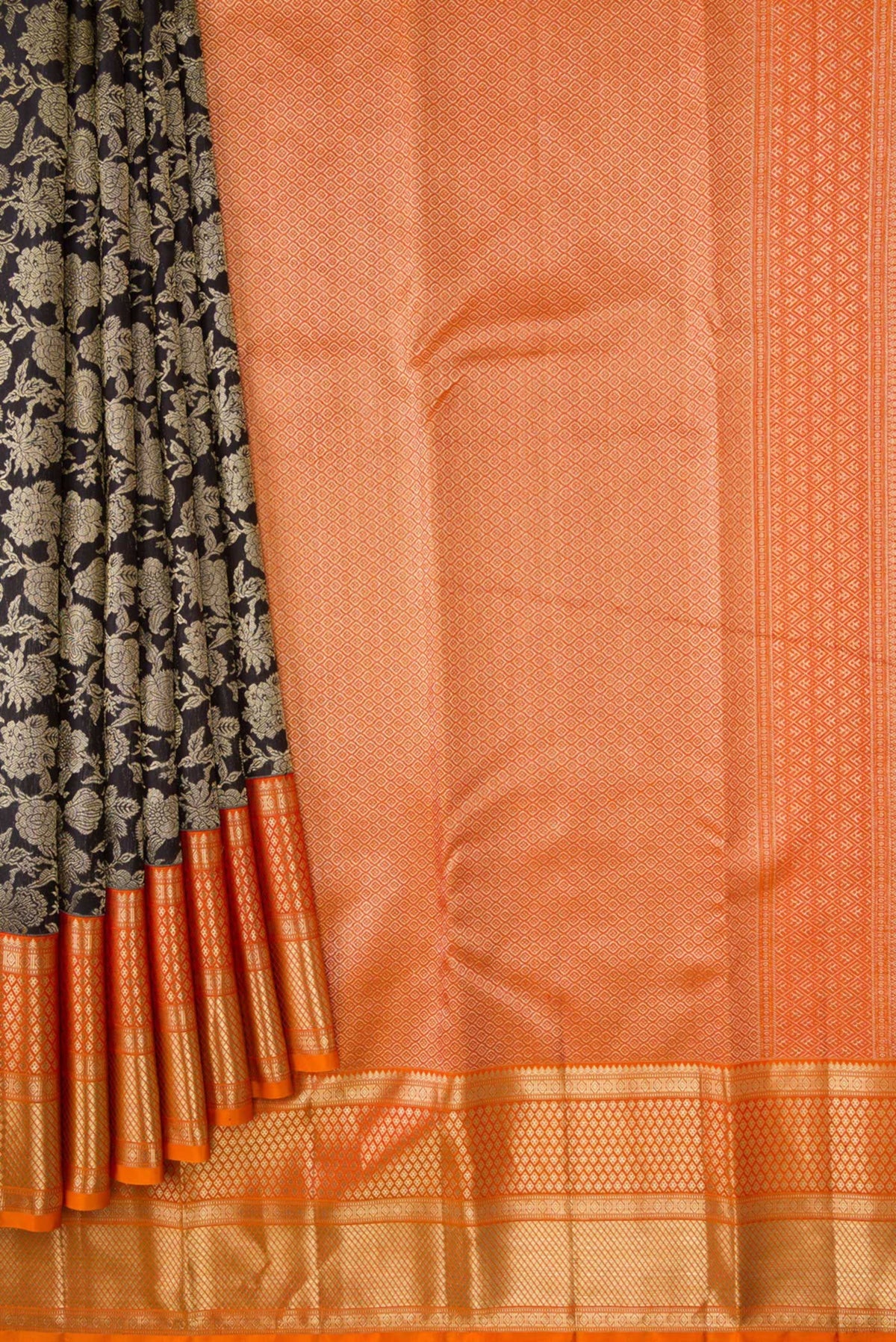 Pleats and pallu of Black Dual Tone Kanjivaram Silk Saree with Zari Brocade on the body and Zari Border. 