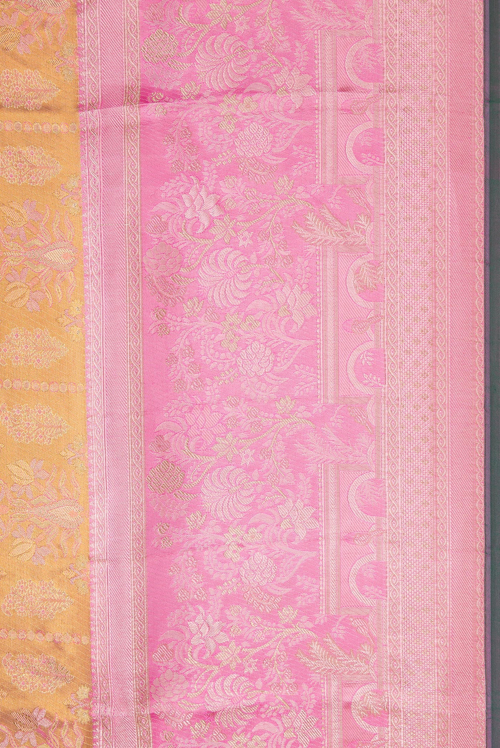 Border image of Gold Dual Tone Kanjivaram Tissue Silk Saree with Zari Brocade on the body and Zari Border. 