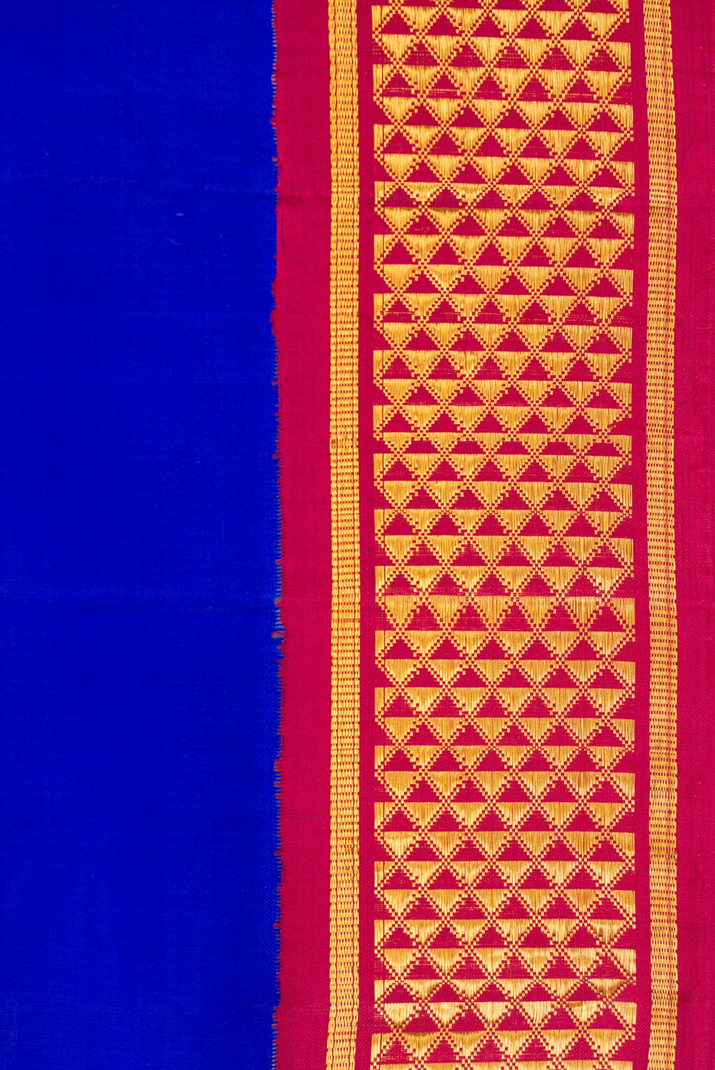Border image of Pure Silk Pure Zari Royal Blue Dual Tone Kanchipuram Nine Yards Saree with Plain Body and Zari Border. 