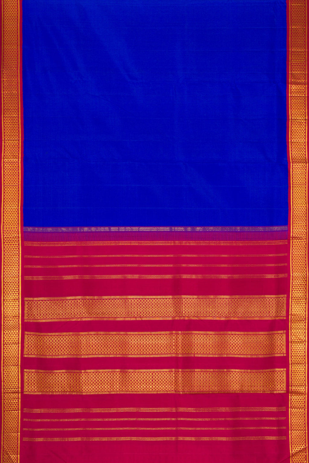 Flat view of Pure Silk Pure Zari Royal Blue Dual Tone Kanchipuram Nine Yards Saree with Plain Body and Zari Border. 