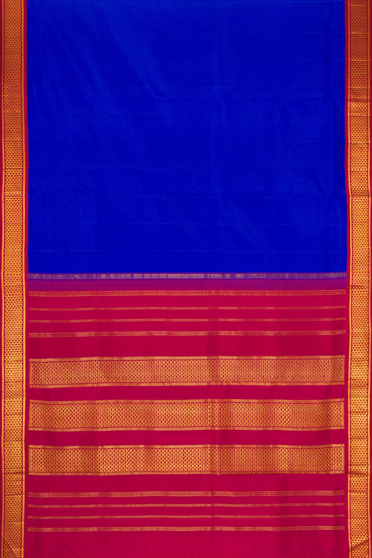 Flat view of Pure Silk Pure Zari Royal Blue Dual Tone Kanchipuram Nine Yards Saree with Plain Body and Zari Border. 