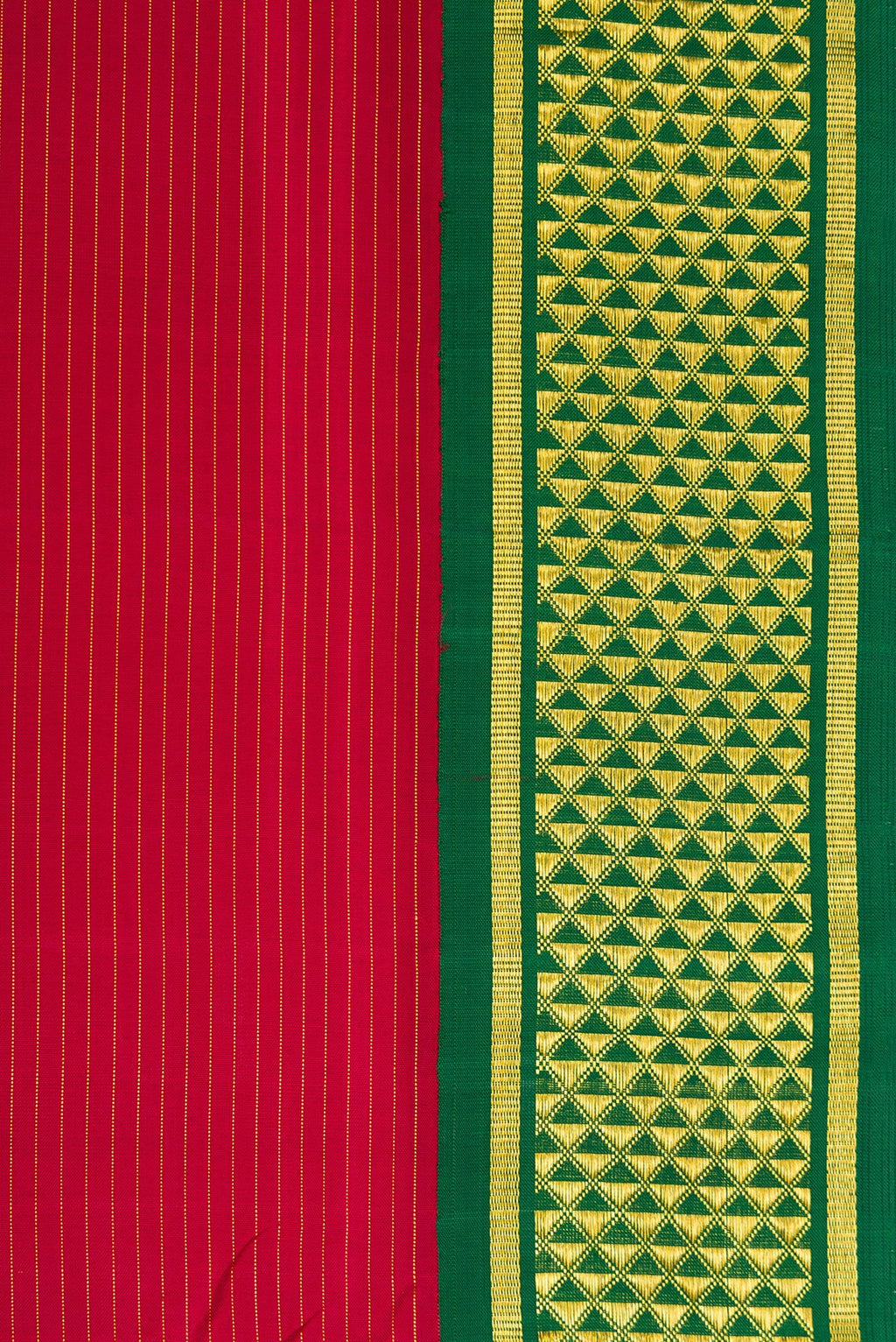 Border image of Pure Silk Pure Zari Maroon Dual Tone Kanchipuram Nine Yards Saree with Plain Body and Zari Border. 