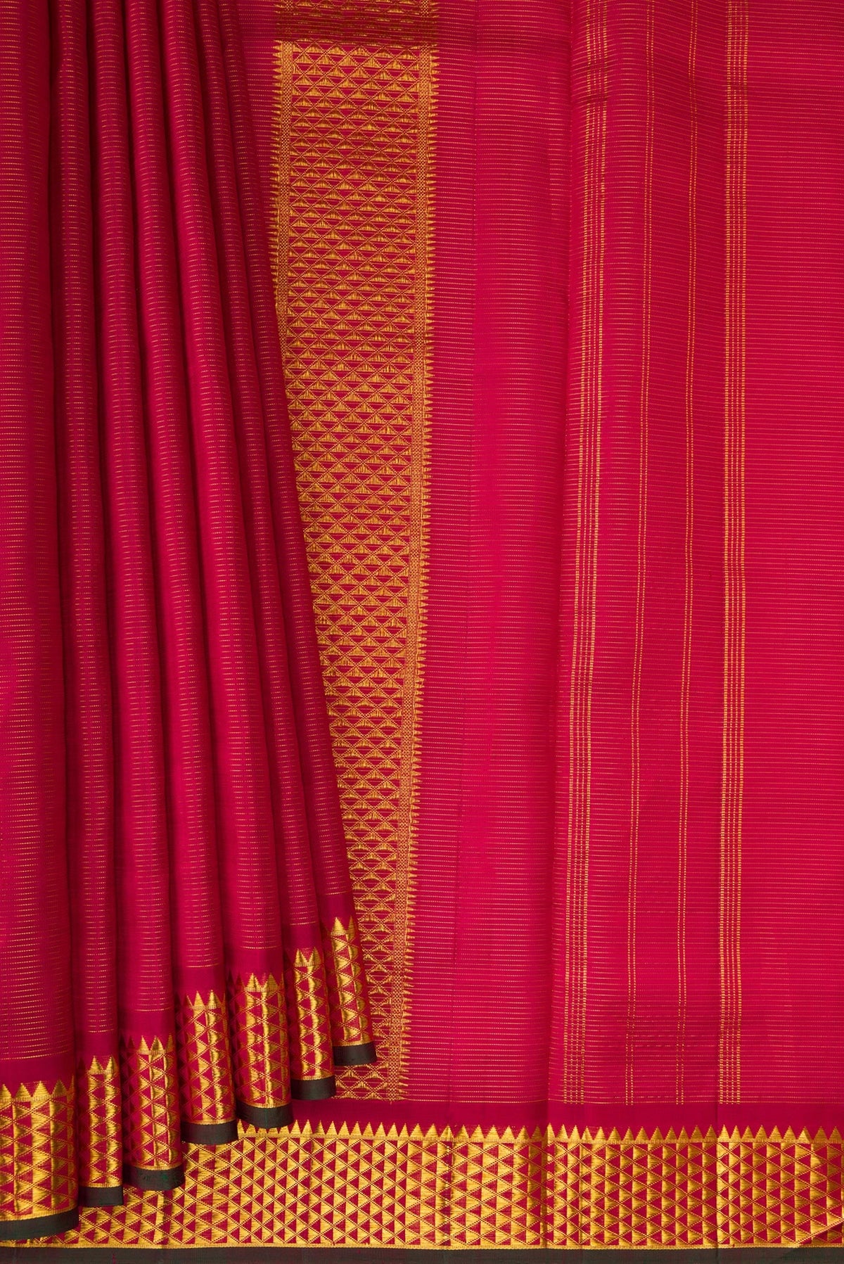 Pleats and pallu of Pure Silk Pure Zari Maroon Dual Tone Kanchipuram Nine Yards Saree with Stripes on the body and Zari Border. 