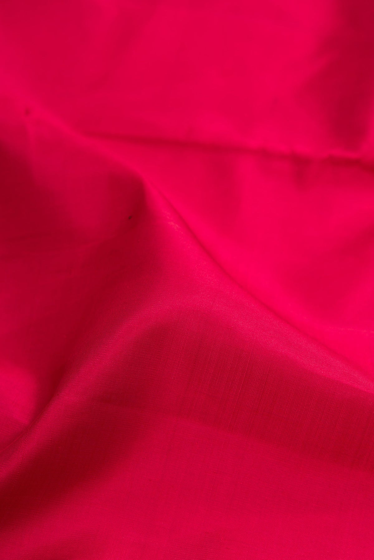Close up of Pure Silk Pure Zari Maroon Kanchipuram Nine Yards Saree with Plain Body and Zari Border.  displaying folds