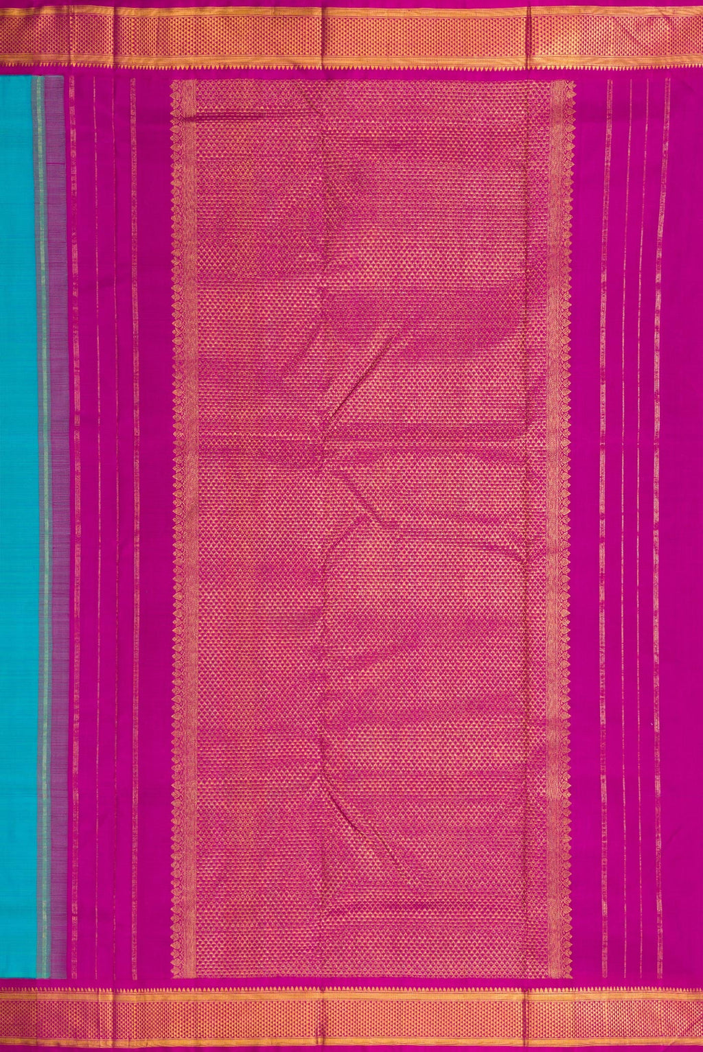 Close up image of the pallu of Pure Silk Pure Zari Sky Blue Dual Tone Kanchipuram Nine Yards Saree with Plain Body and Zari Border. 
