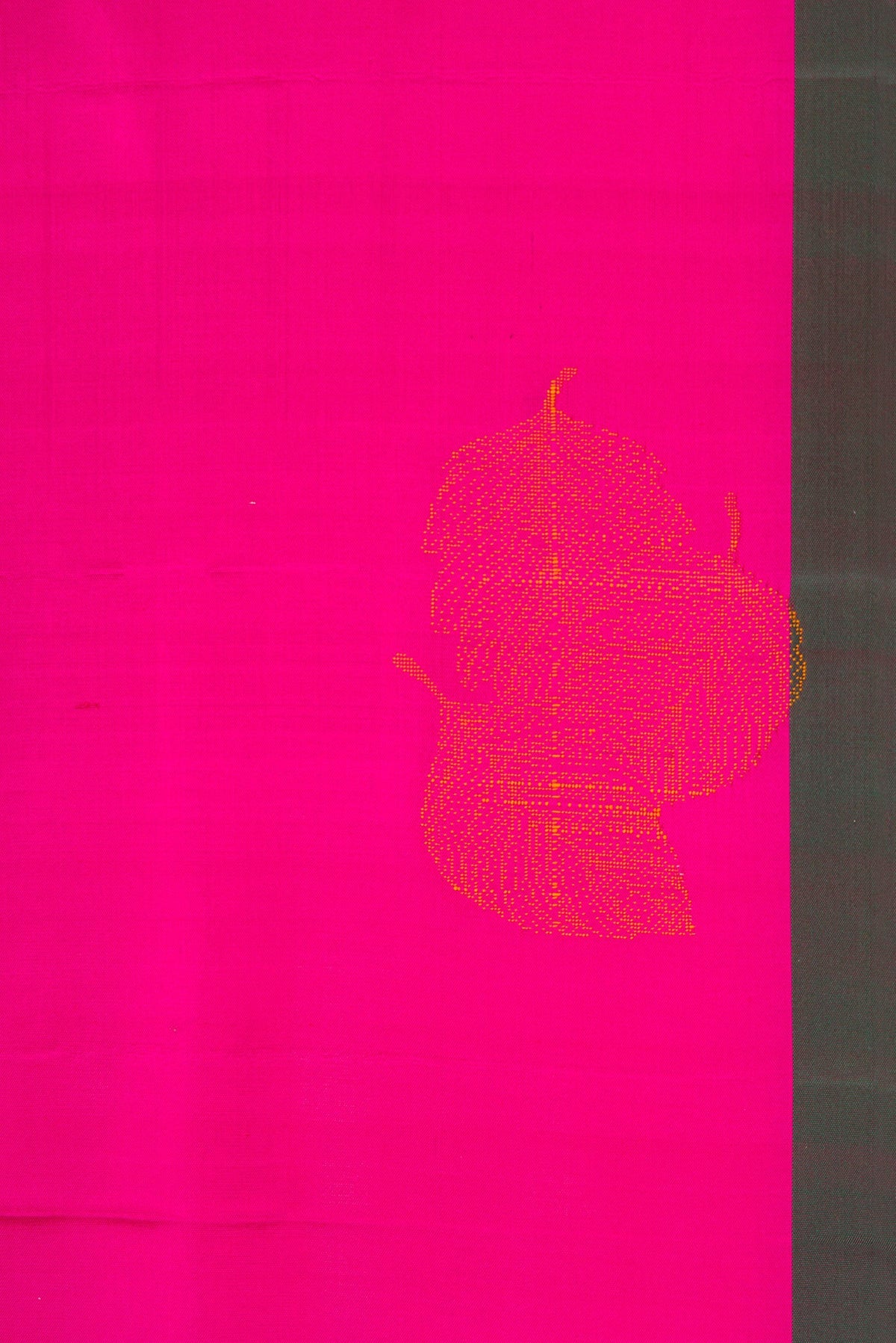 Border image of Magenta Dual Tone Soft Silk Saree with Thread Butta on the body and Plain Border. 