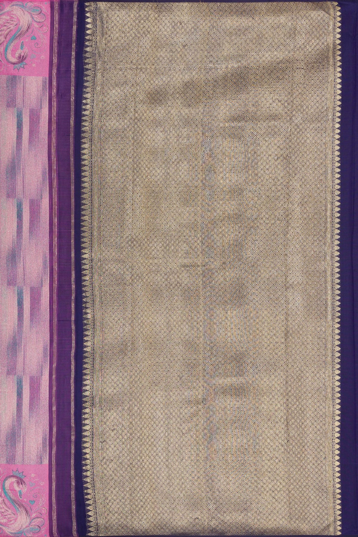 Close up image of the pallu of Lavender Dual Tone Kanjivaram Tissue Silk Saree with Zari Brocade on the body and Fancy Border. 