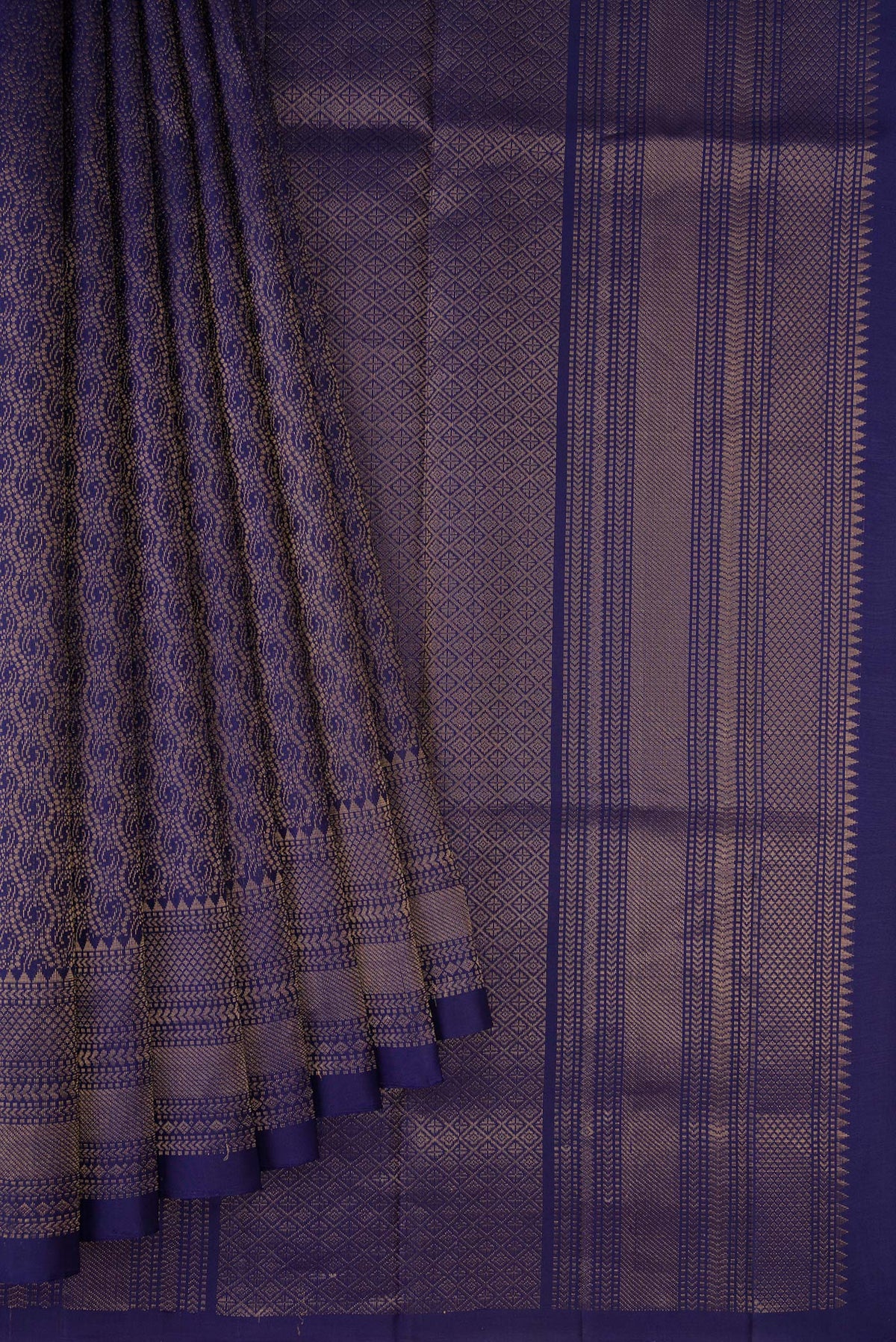 Pleats and pallu of Navy Blue Dual Tone Soft Silk Saree with Zari Brocade on the body and Zari Border. 