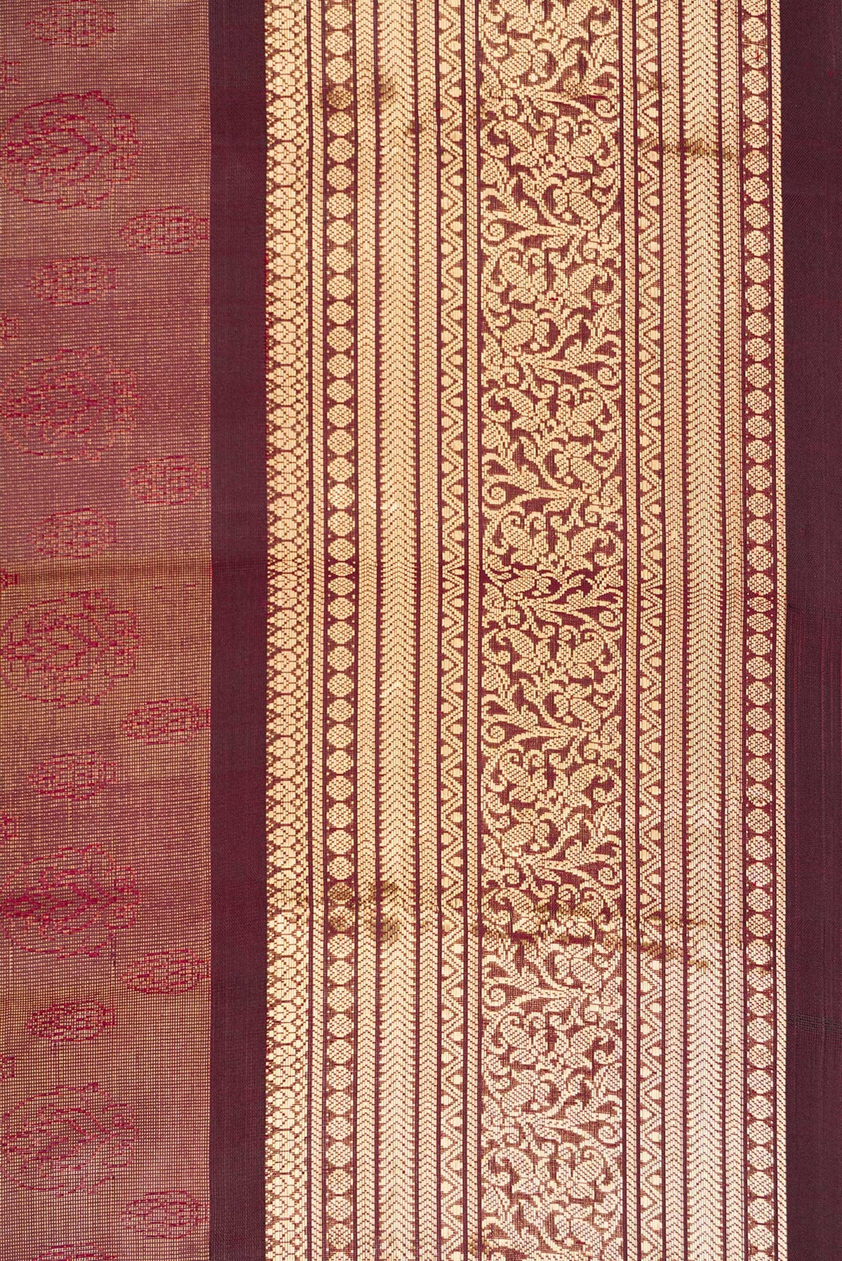 Border image of Maroon Dual Tone Kanchipuram Tissue Silk Saree with Zari Brocade on the body and Zari Border. 