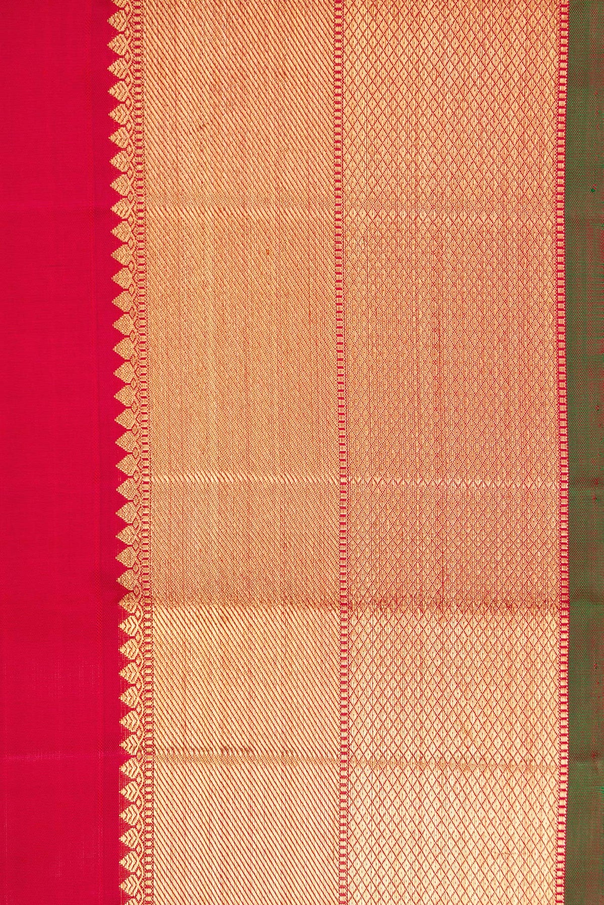 Border image of Pure Silk Pure Zari Red Dual Tone Kanjivaram Saree with Zari Butta on the body and Zari Border. 