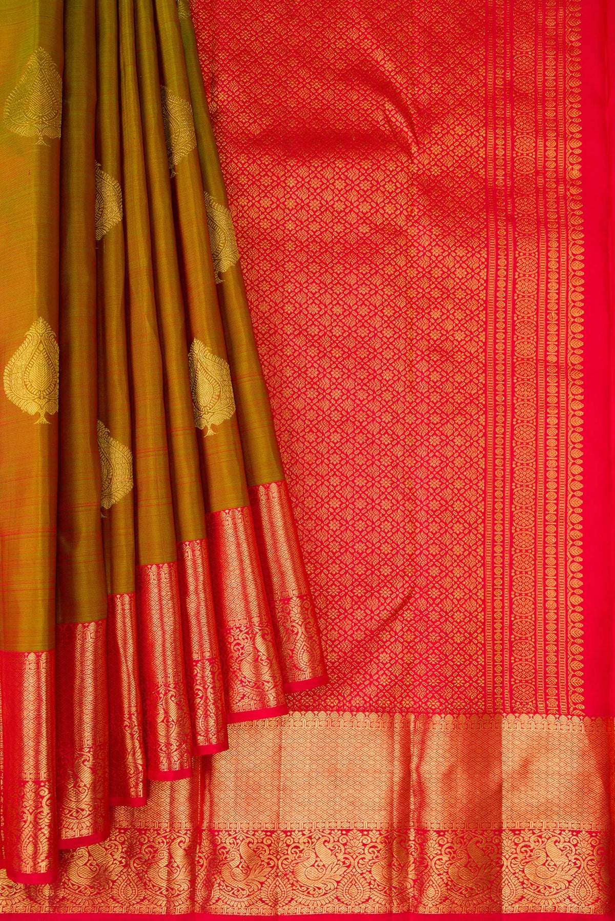Pleats and pallu of Mehandi Green Dual Tone Kanjivaram Silk Saree with Zari Butta on the body and Zari Border. 
