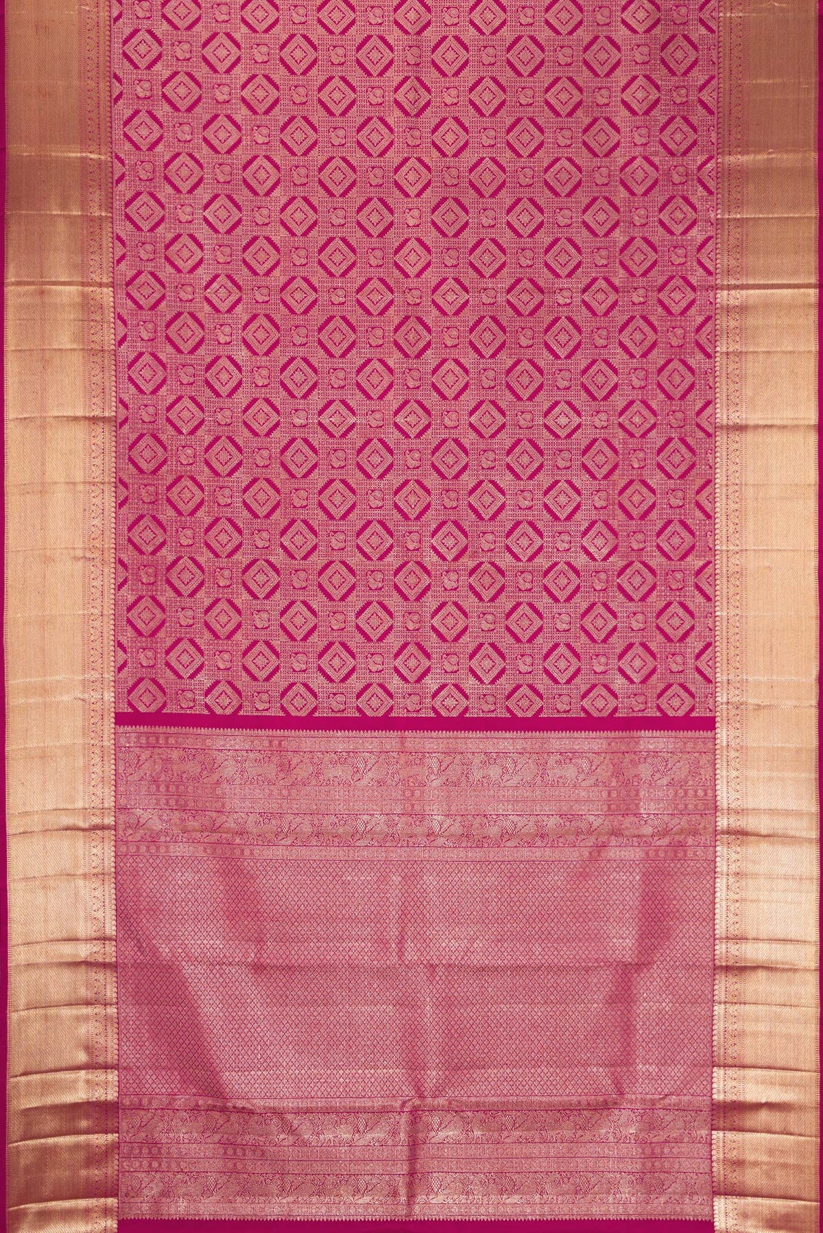 Flat view of Magenta Dual Tone Kanchipuram Silk Saree with Zari Brocade on the body and Zari Border. 