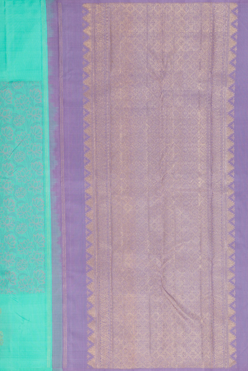 Close up image of the pallu of Sea Green Dual Tone Kanchipuram Silk Saree with Jacquard design on the body and Fancy Border. 