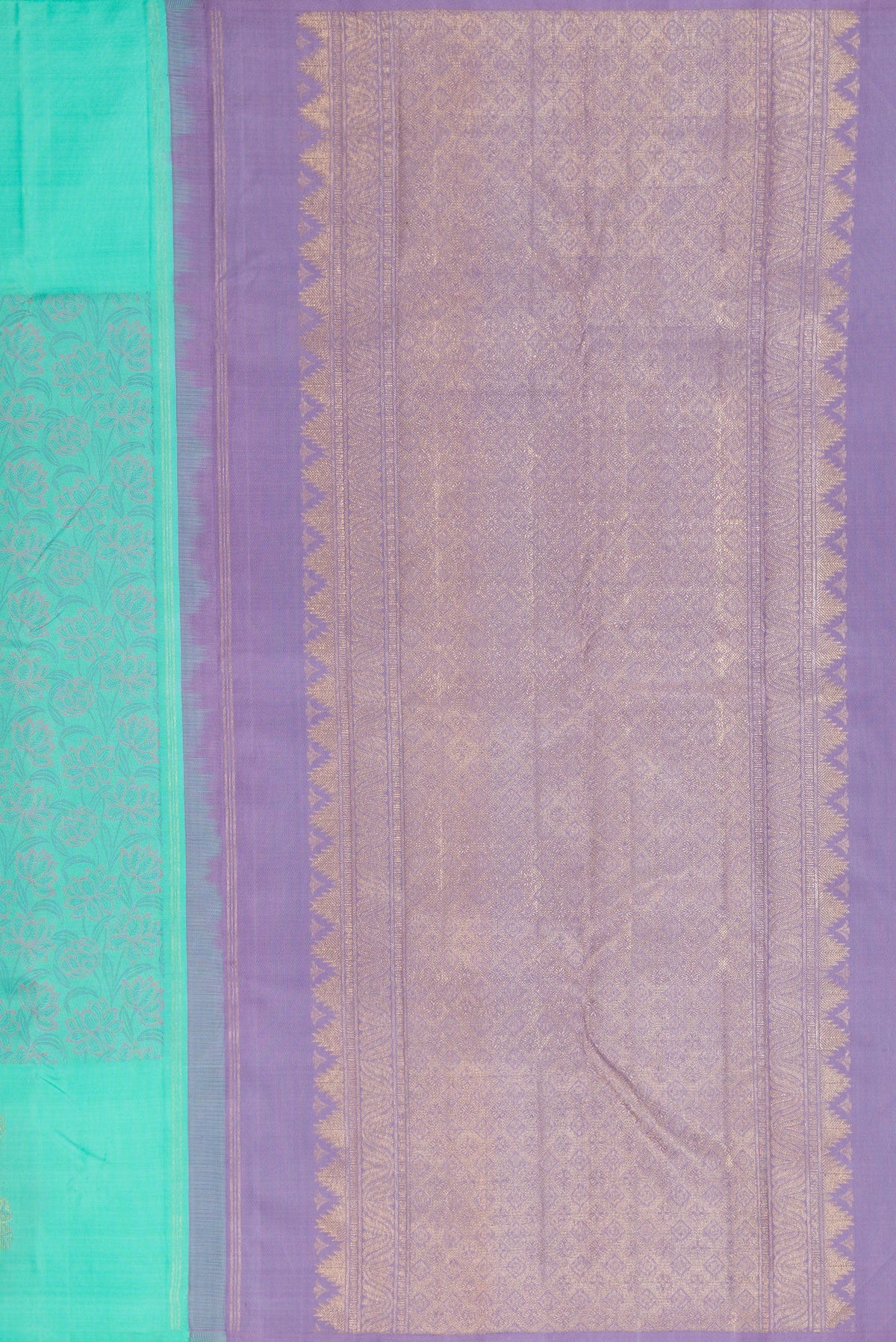 Close up image of the pallu of Sea Green Dual Tone Kanchipuram Silk Saree with Jacquard design on the body and Fancy Border. 
