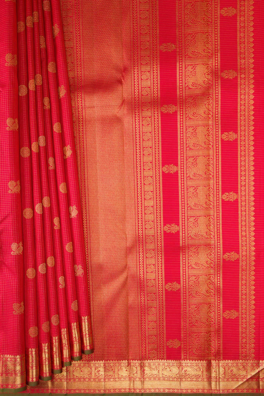 Pleats and pallu of Pure Silk Pure Zari Dark Pink Dual Tone Kanjivaram Saree with Checked design on the body and Zari Border. 
