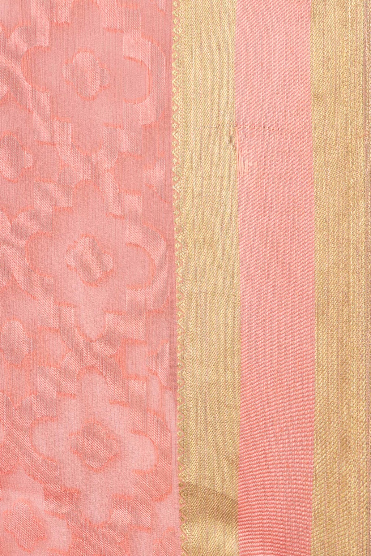 Border image of Golden Peach Dual Tone Georgette Saree with Jacquard design on the body and Zari Border. 