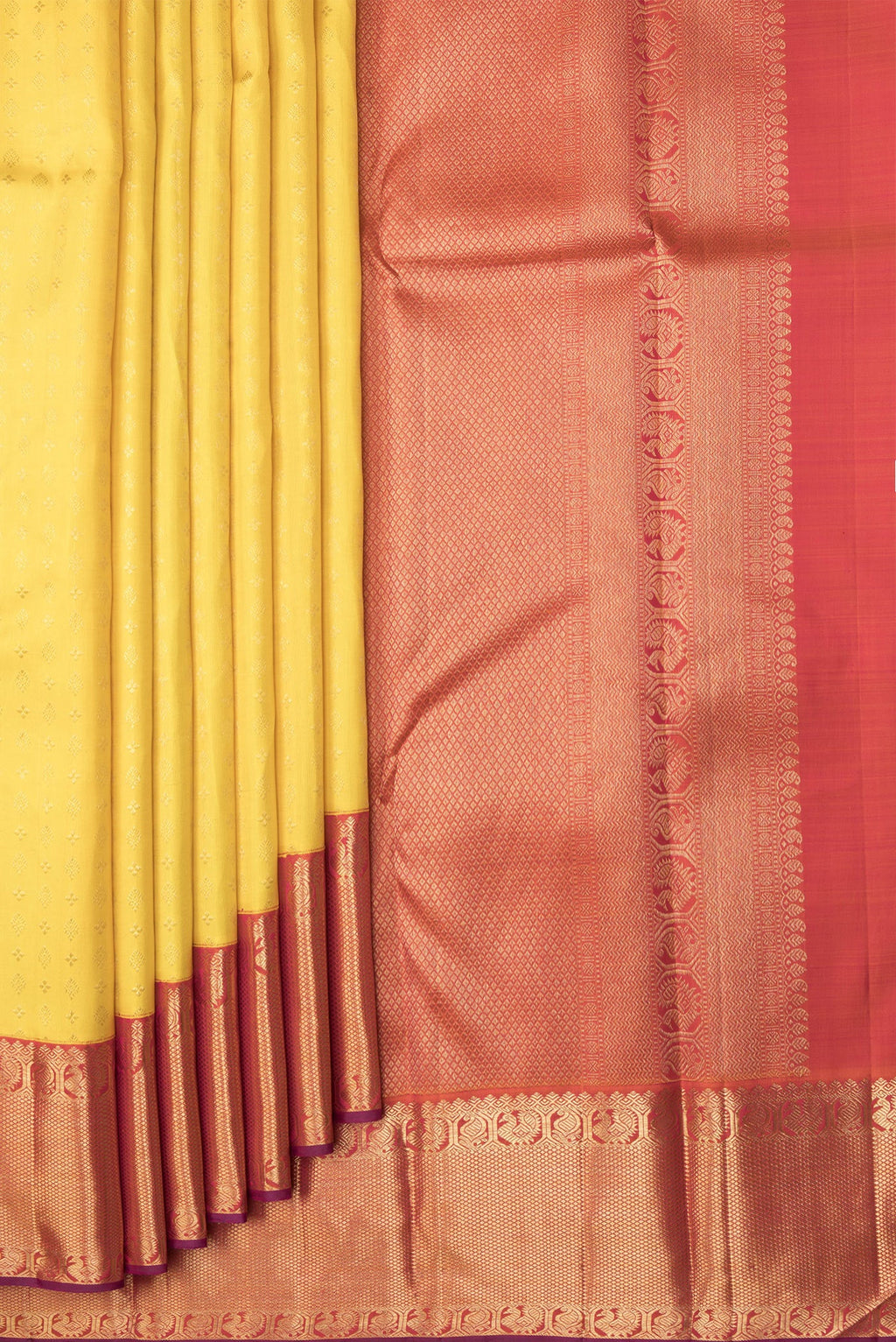 Pleats and pallu of Yellow Dual Tone Kanjivaram Silk Saree with Zari Brocade on the body and Zari Border. 