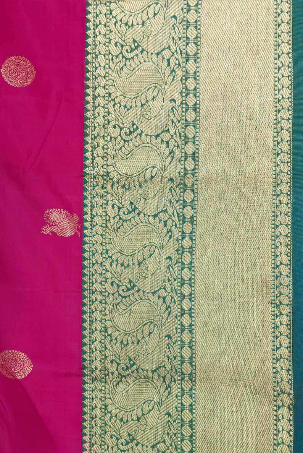 Border image of Magenta Dual Tone Kanchipuram Saree with Zari Butta on the body and Zari Border