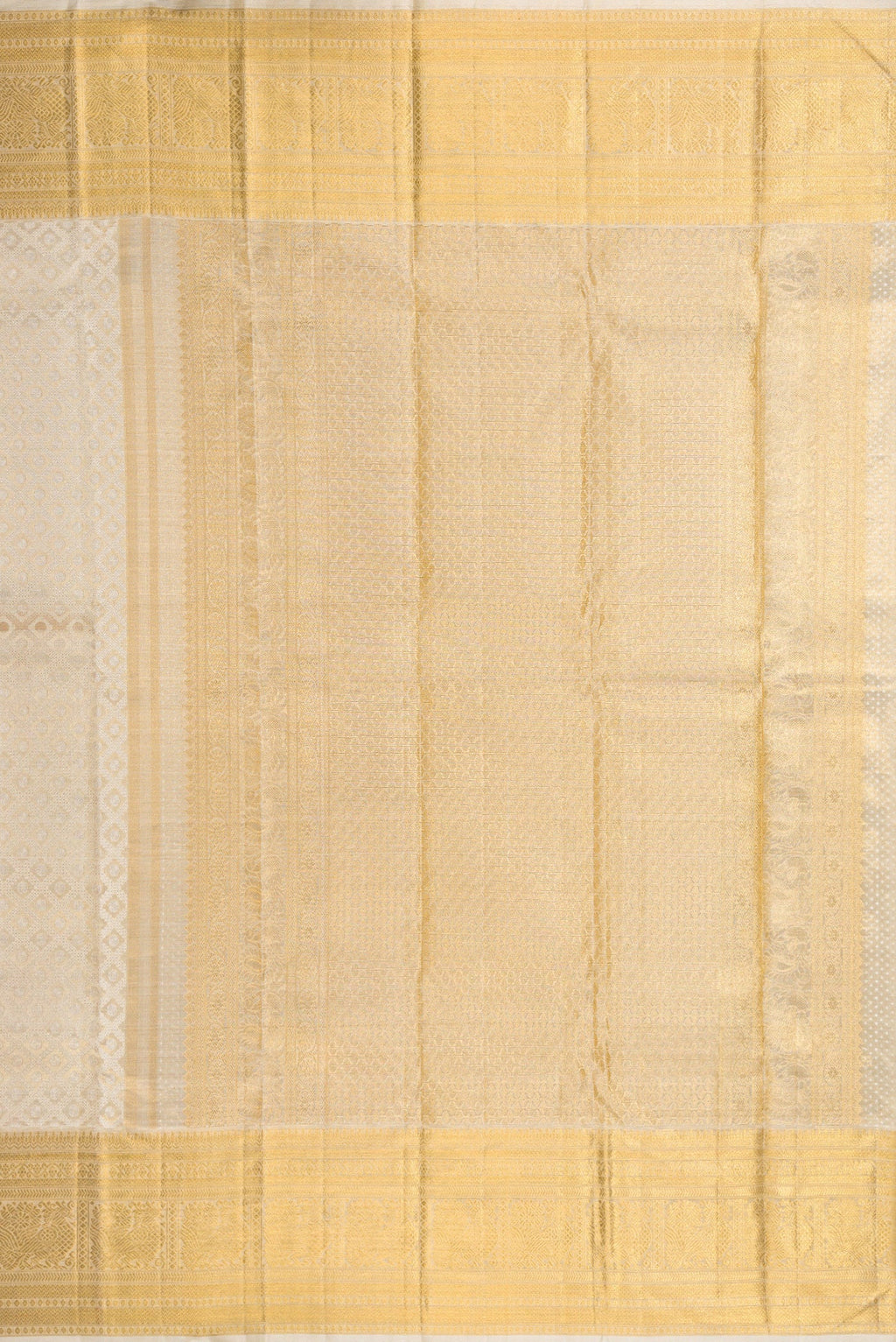 Close up image of the pallu of Gold Dual Tone Kanjivaram Tissue Silk Saree with Zari Brocade on the body and Zari Border. 