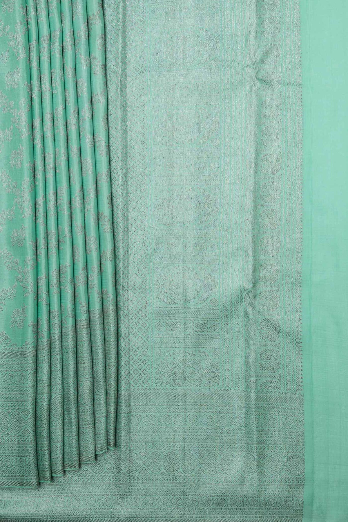 Pleats and pallu of Sea Green Dual Tone Kanchipuram Silk Saree with Zari Brocade on the body and Zari Border