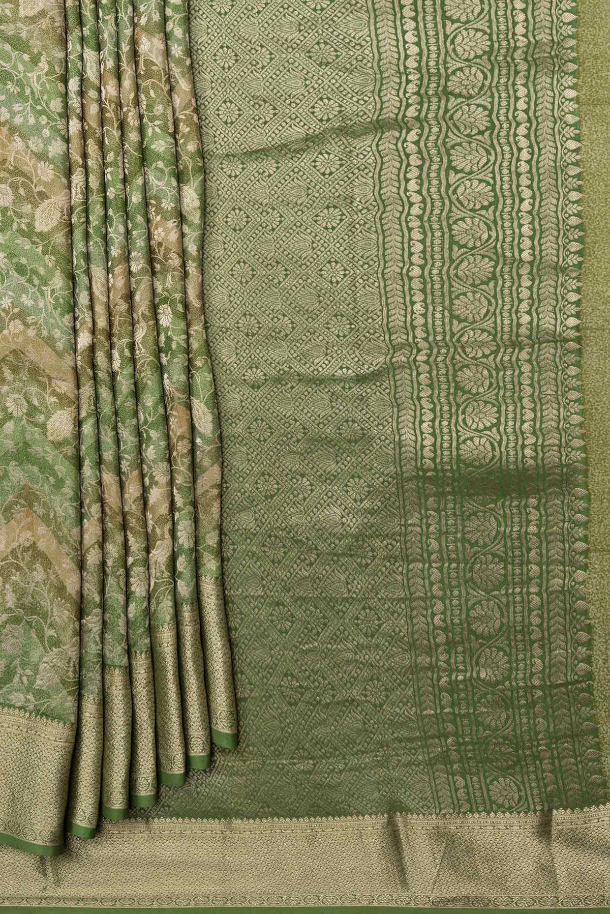 Pleats and pallu of Green Mysore Crepe Saree with Zari Brocade on the body and Zari Border