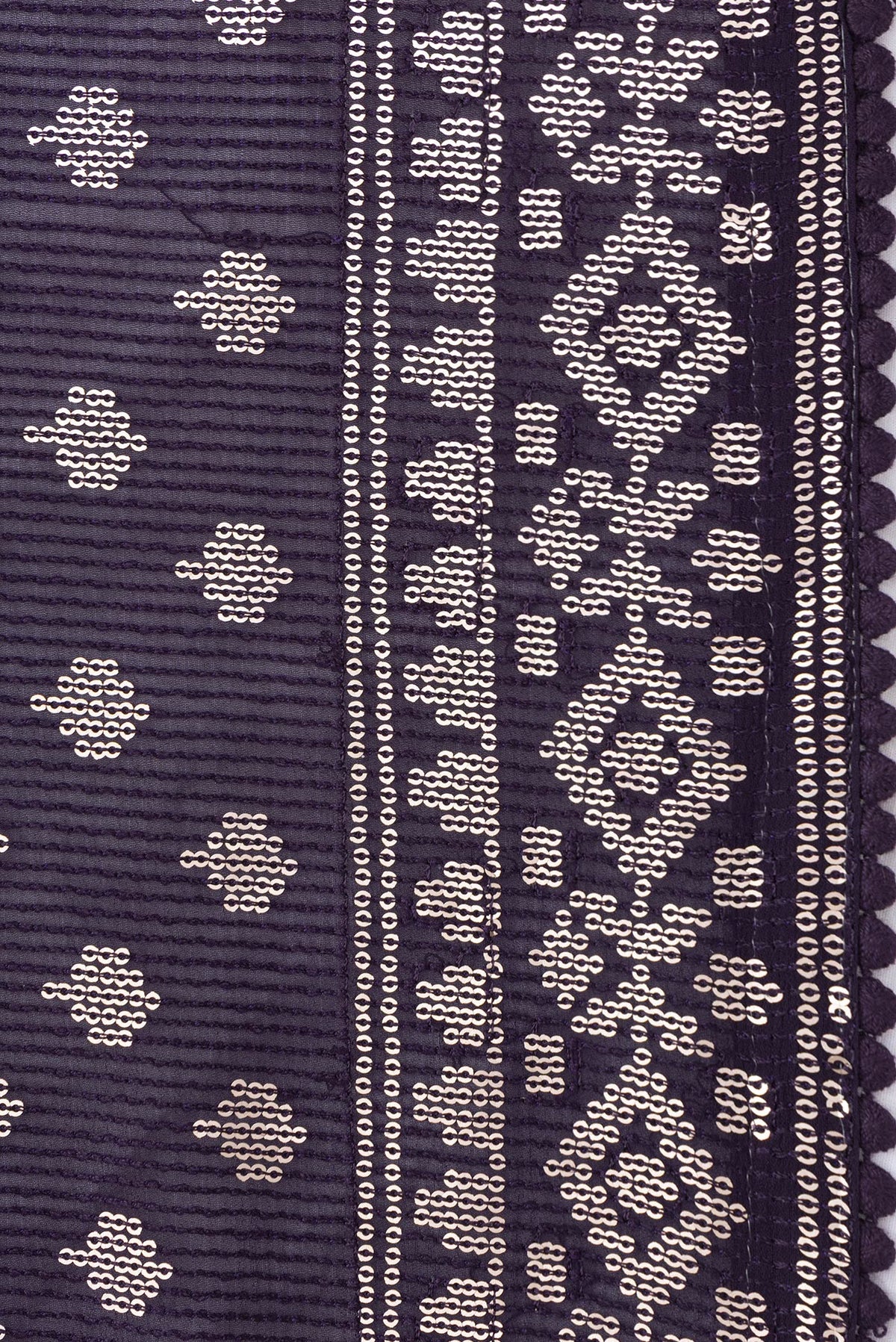 Border image of Violet Dual Tone Georgette Saree with Embroidery on the body and Embroidery Border. 