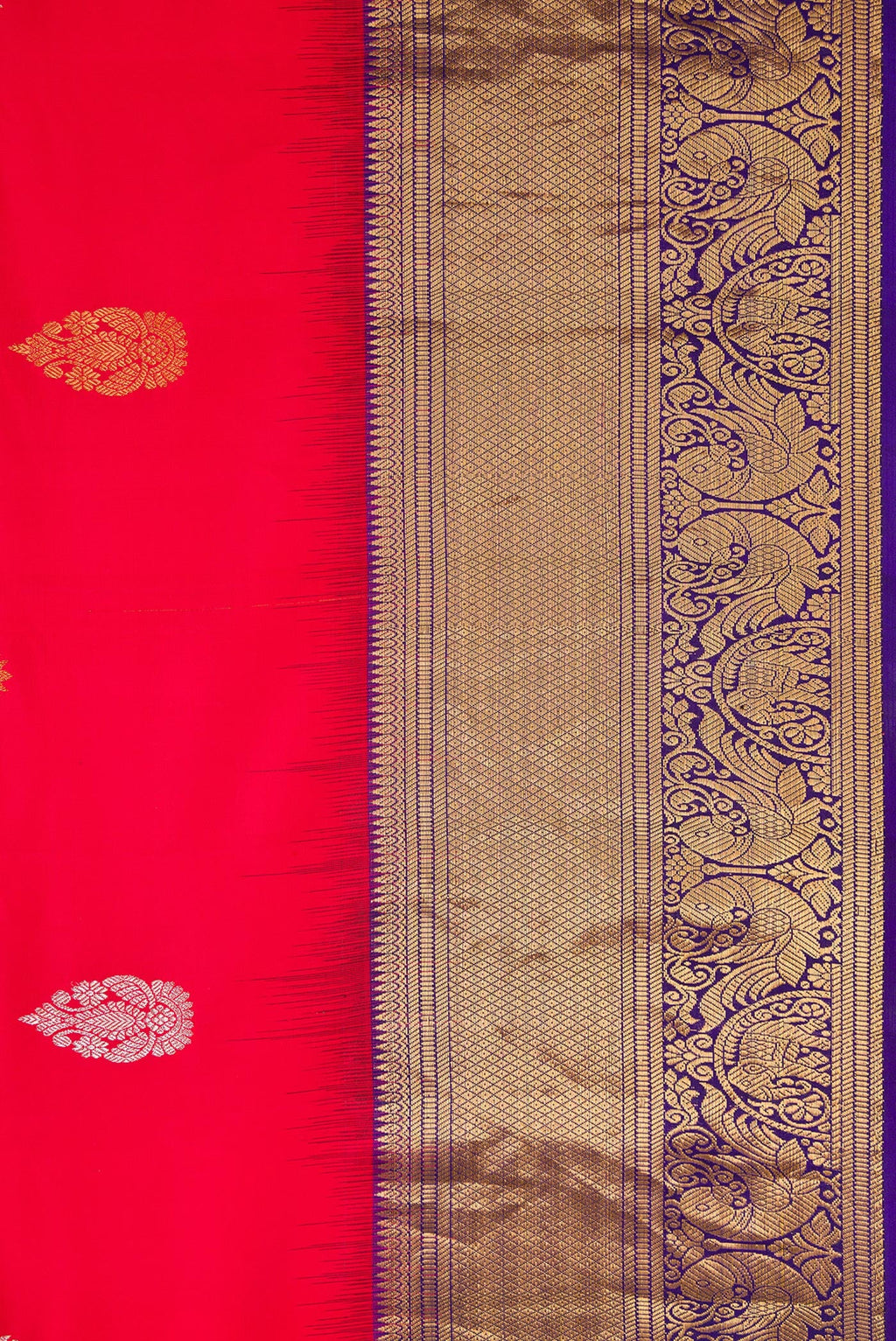 Border image of Red Dual Tone Gadwal Silk Saree with Zari Butta on the body and Zari Border. 