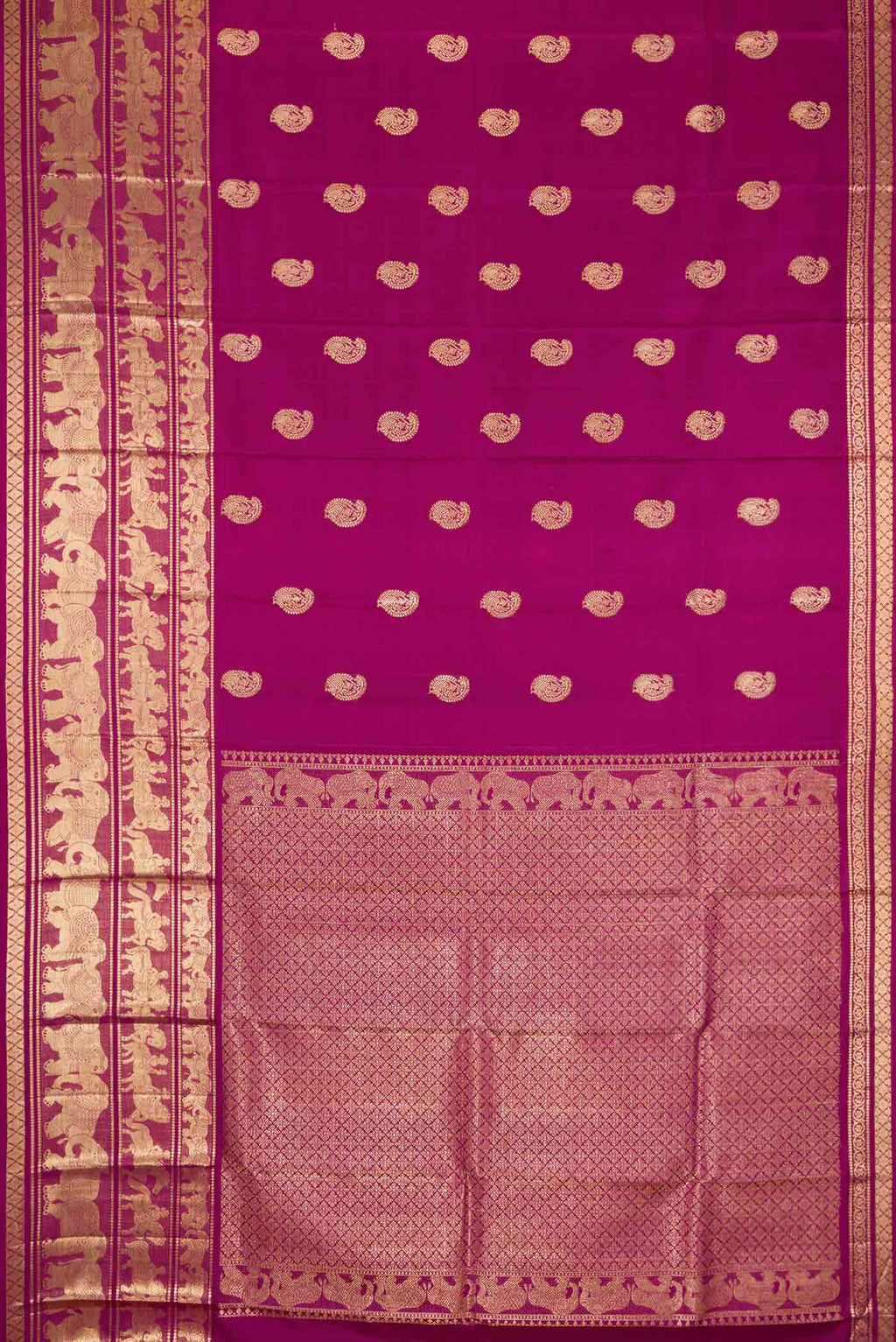Flat view of Magenta Dual Tone Kanchipuram Silk Saree with Zari Butta on the body and Fancy Border
