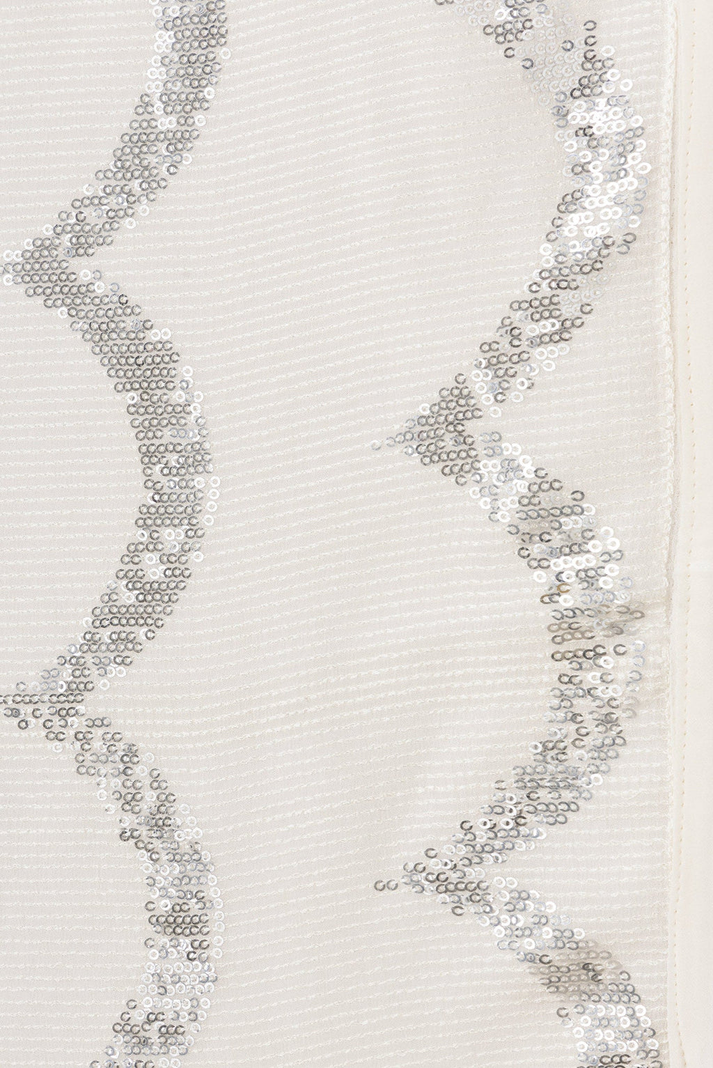 Border image of Beige Dual Tone Mysore Georgette Saree with Embroidery on the body and Without Border. 