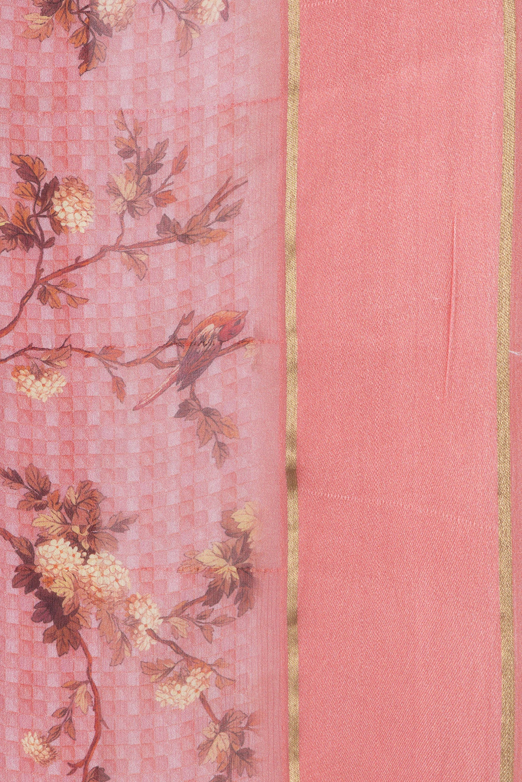Border image of Peach Dual Tone Mysore Georgette Saree with Printed design on the body and Zari Border. 