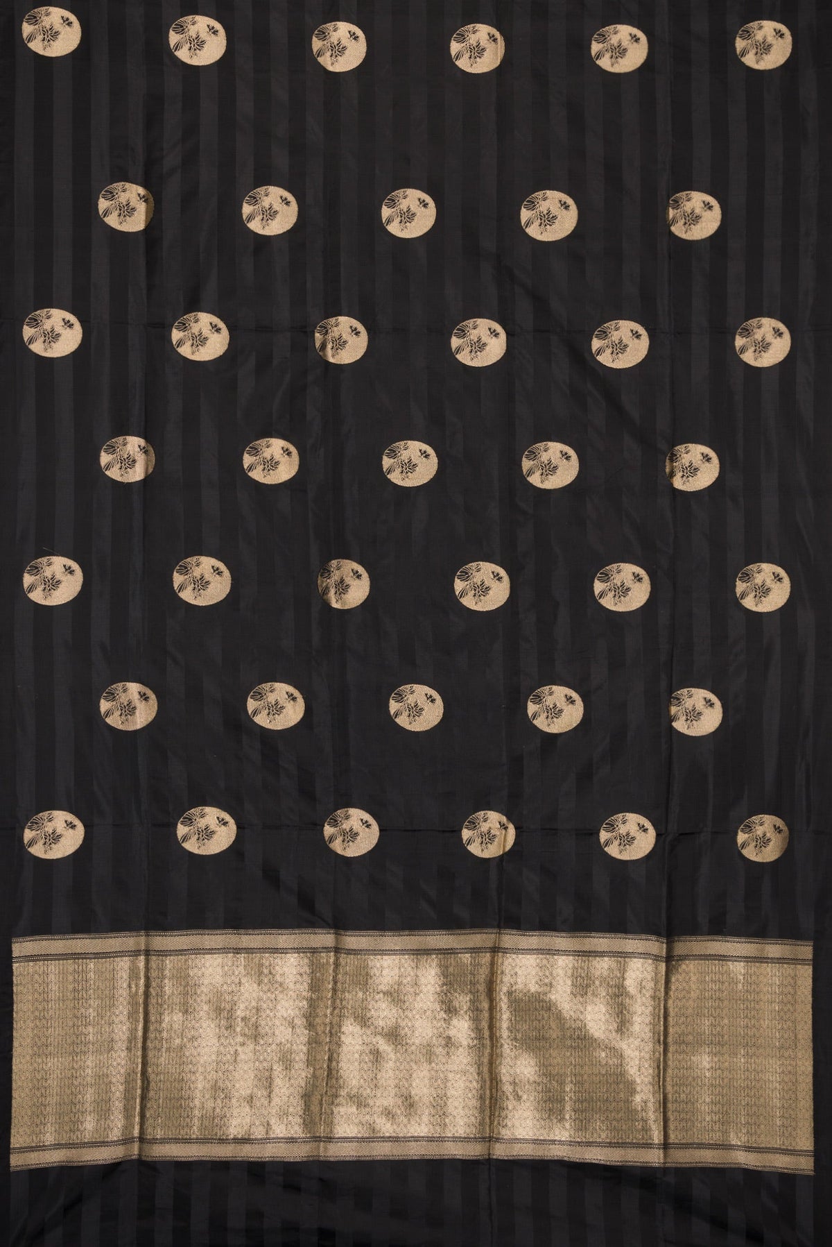 Flat view of Black Dual Tone Banarasi Silk Saree with Zari Butta on the body and Without Border. 