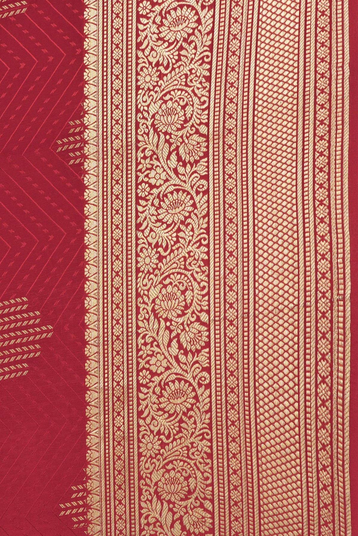 Border image of Red Dual Tone Mysore Silk Saree with Jacquard With Zari Butta on the body and Zari Border. 