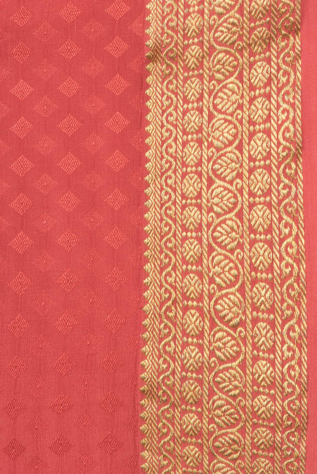 Border image of Pink Dual Tone Mysore Georgette Saree with Jacquard design on the body and Zari Border. 