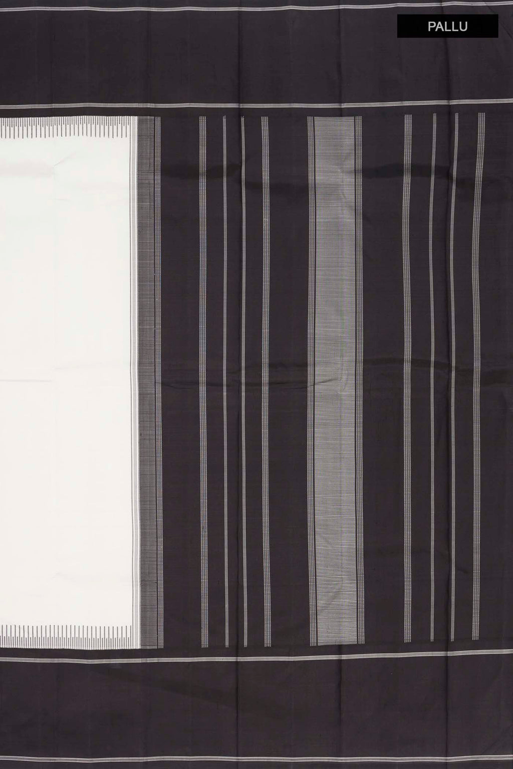 Close up image of the pallu of White Kanchipuram Silk Saree with Plain Body and Plain Border