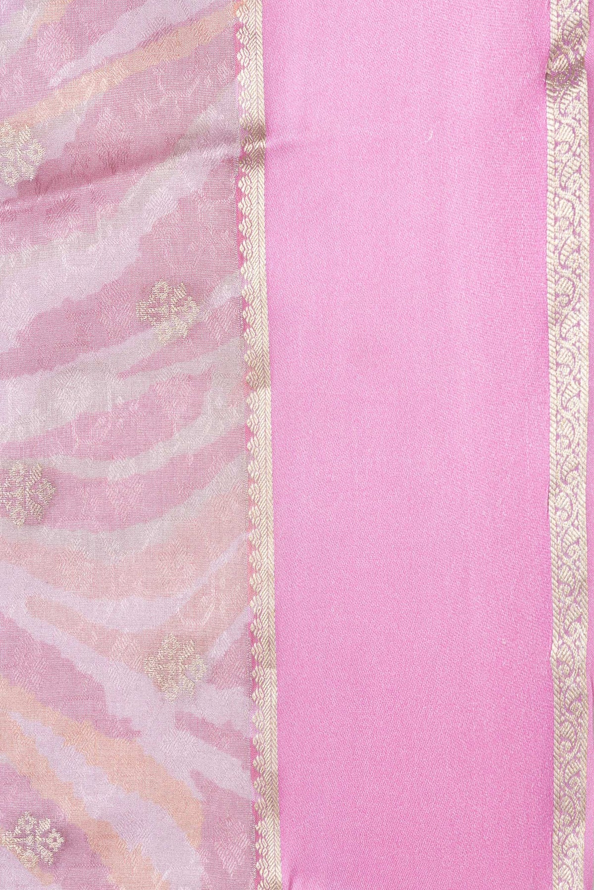 Border image of Lavender Dual Tone Mysore Georgette Saree with Printed design on the body and Fancy Border. 