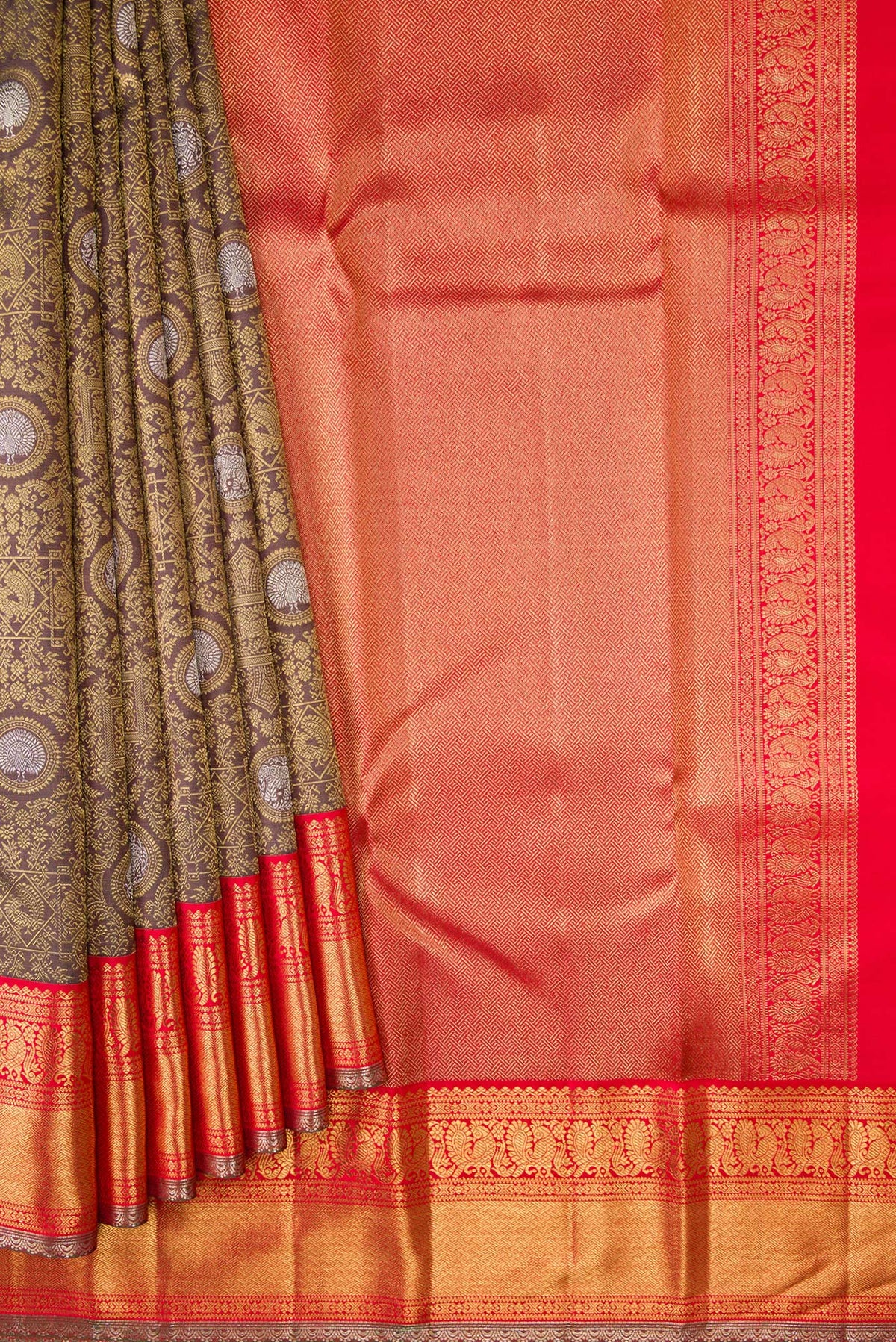Pleats and pallu of Pure Silk Pure Zari Brown Dual Tone Kanjivaram Saree with Zari Brocade on the body and Zari Border. 