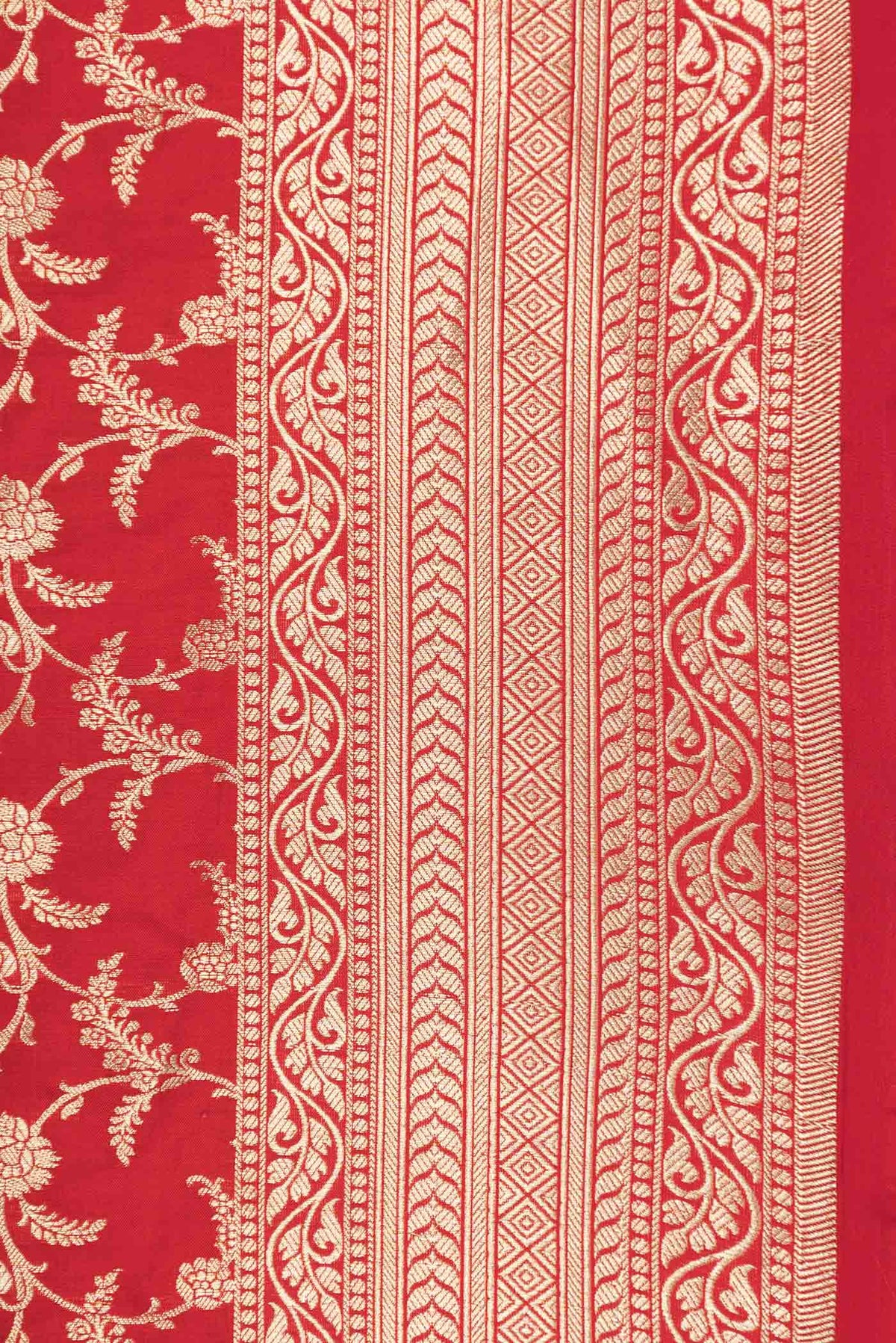 Border image of Red Dual Tone Banarasi Saree with Zari Brocade on the body and Zari Border