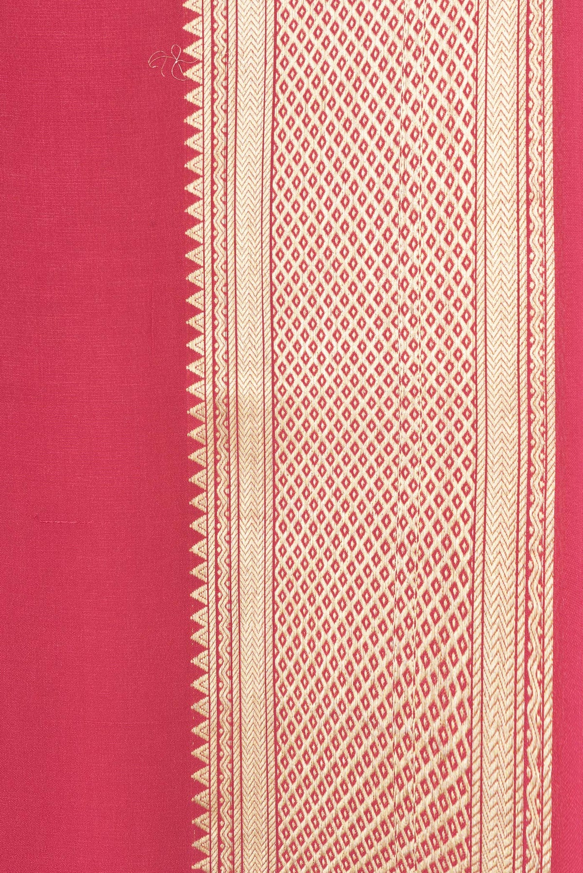 Border image of Pink Dual Tone Mysore Georgette Saree with Plain Body and Zari Border. 