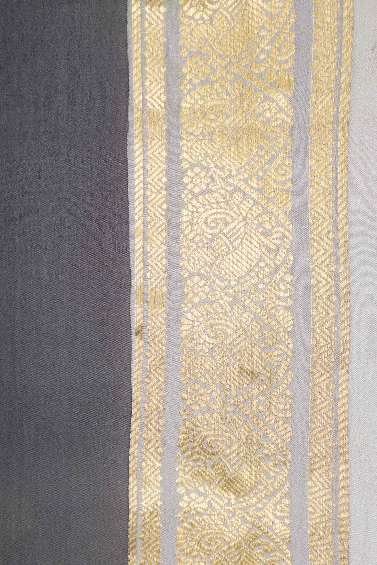 Border image of Grey Dual Tone Mysore Crepe Saree with Printed design on the body and Zari Border