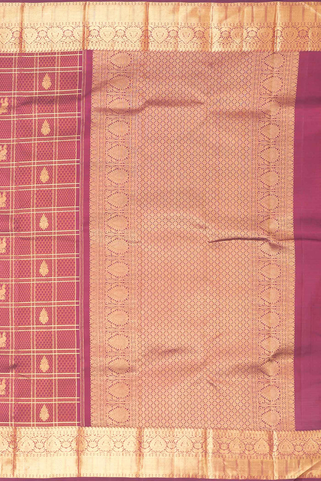 Close up image of the pallu of Purple Dual Tone Kanchipuram Silk Saree with Jacquard With Zari Butta on the body and Zari Border