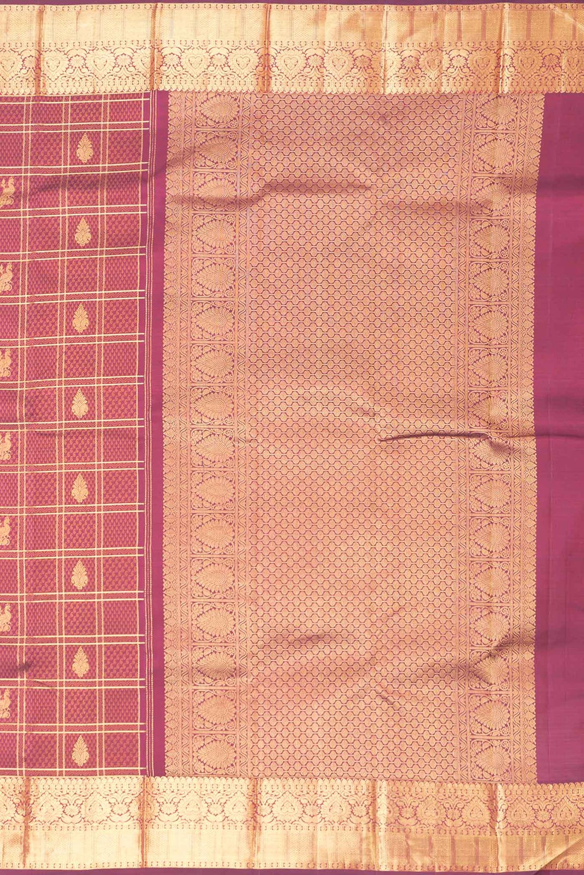 Close up image of the pallu of Purple Dual Tone Kanchipuram Silk Saree with Jacquard With Zari Butta on the body and Zari Border