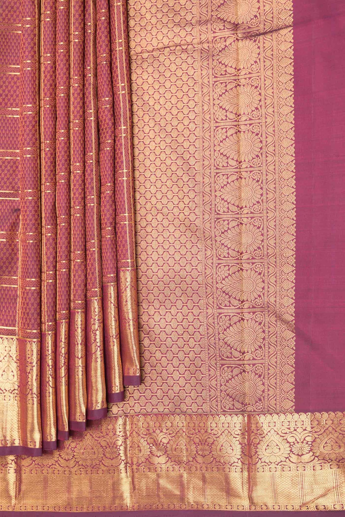 Pleats and pallu of Purple Dual Tone Kanchipuram Silk Saree with Jacquard With Zari Butta on the body and Zari Border