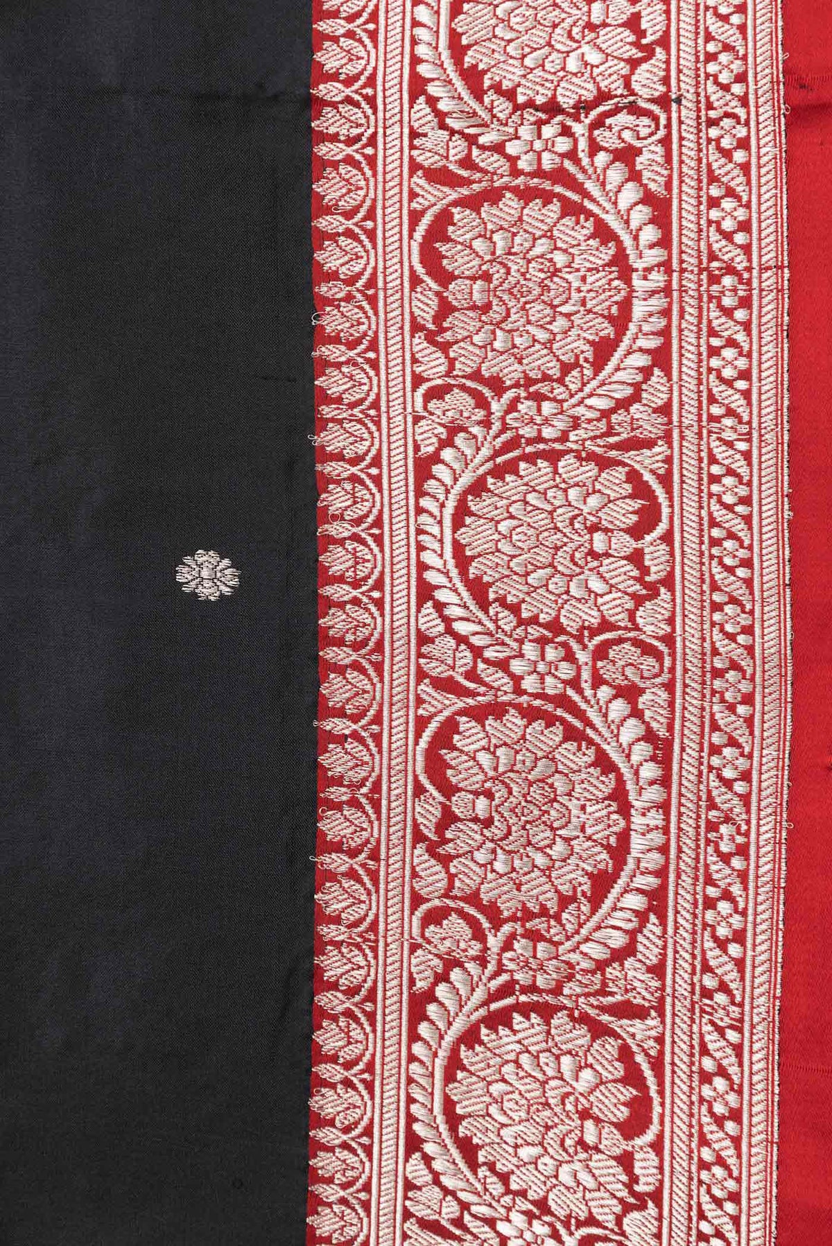 Border image of Black Dual Tone Banarasi Silk Saree with Zari Butta on the body and Zari Border