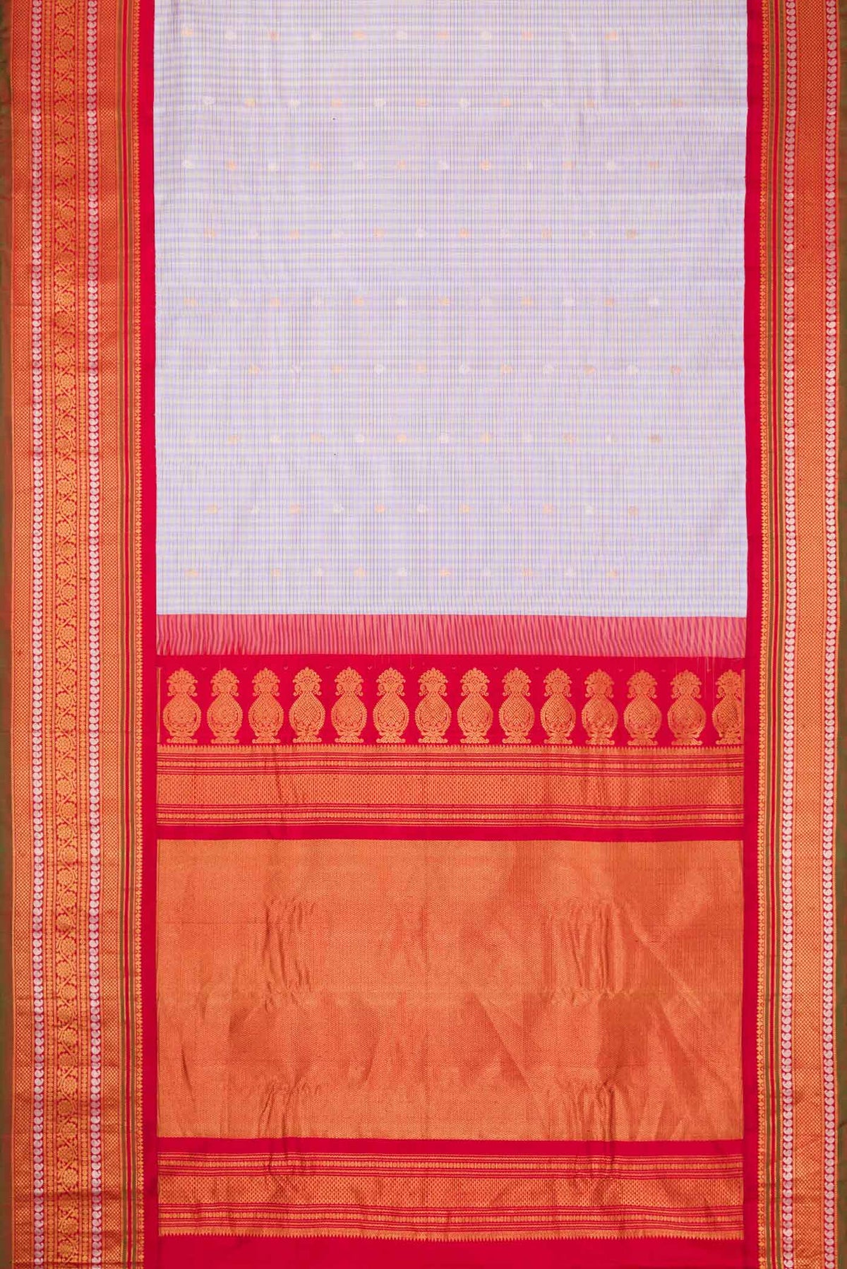 Flat view of Lilac Dual Tone Gadwal Silk Saree with Zari Butta on the body and Zari Border