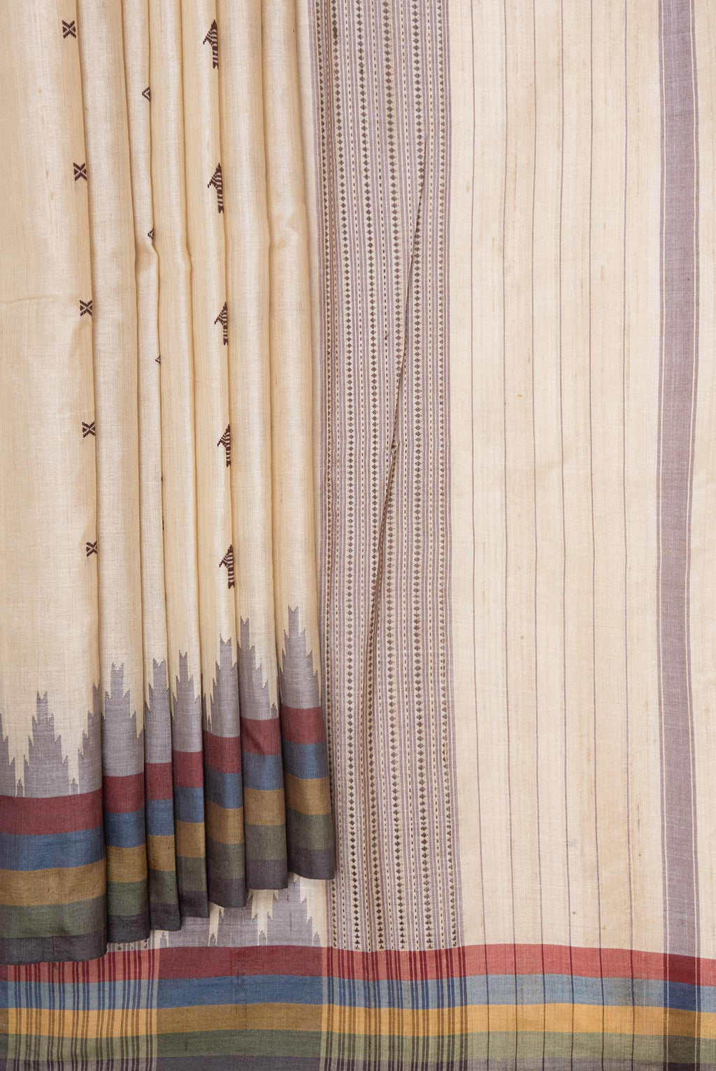 Pleats and pallu of Beige Dual Tone Tussar Silk Saree with Embroidery on the body and Plain Border
